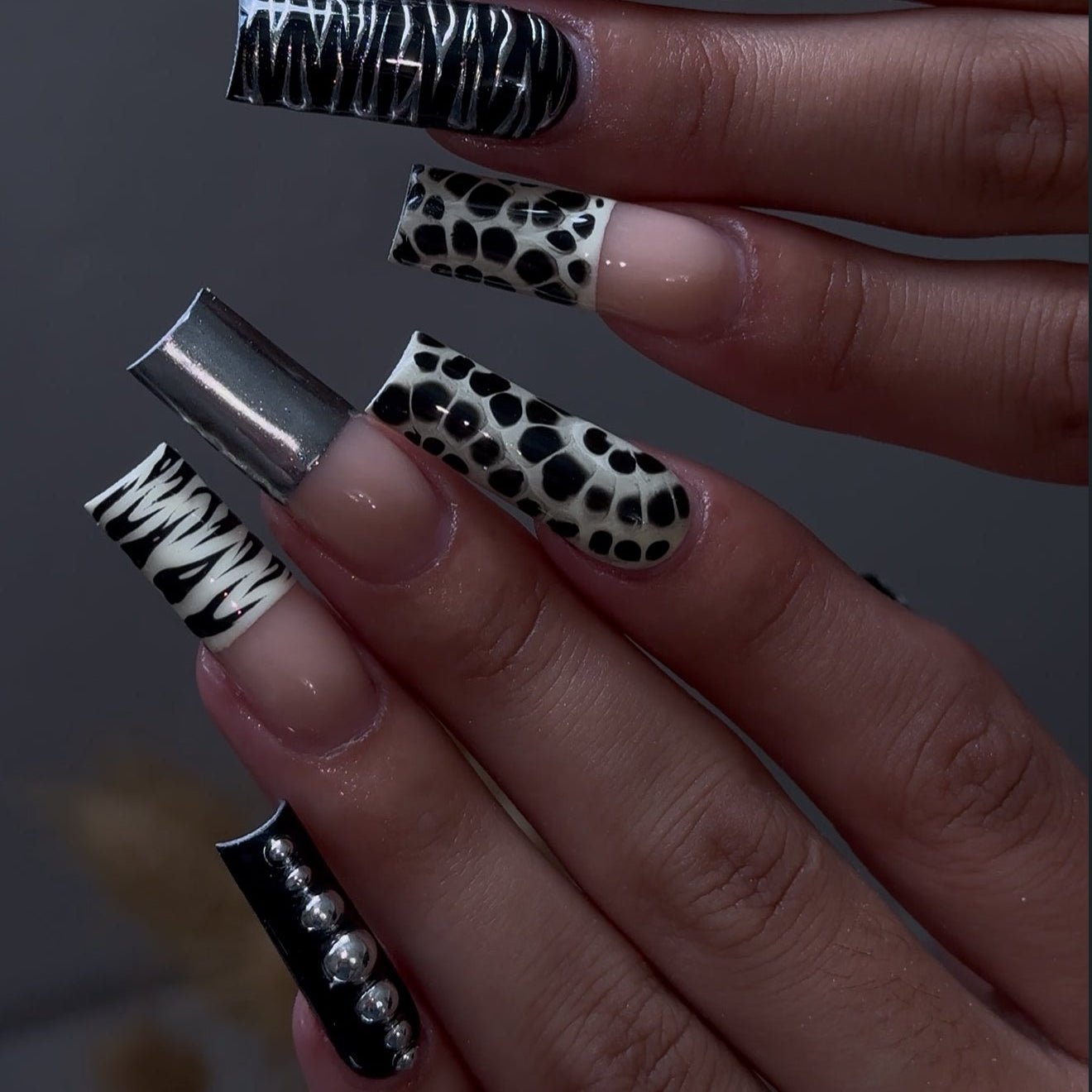 "Chrome Chic" Press-Ons